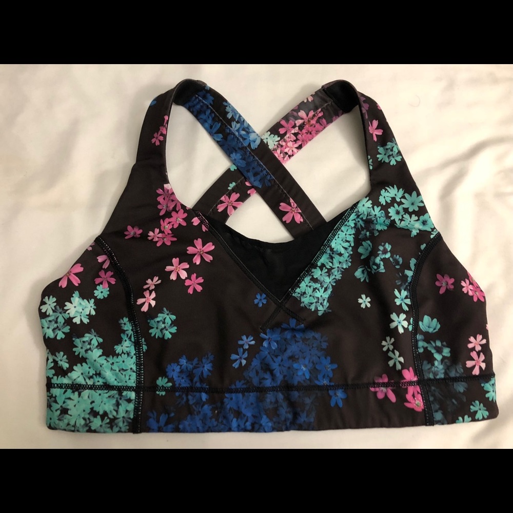 Lululemon sports bra